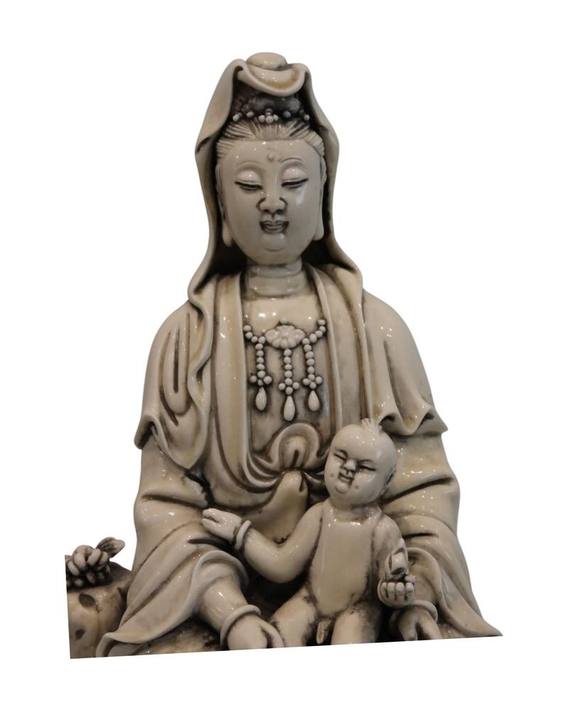 buddha-con-nino-en-ceramica-siglo-xx