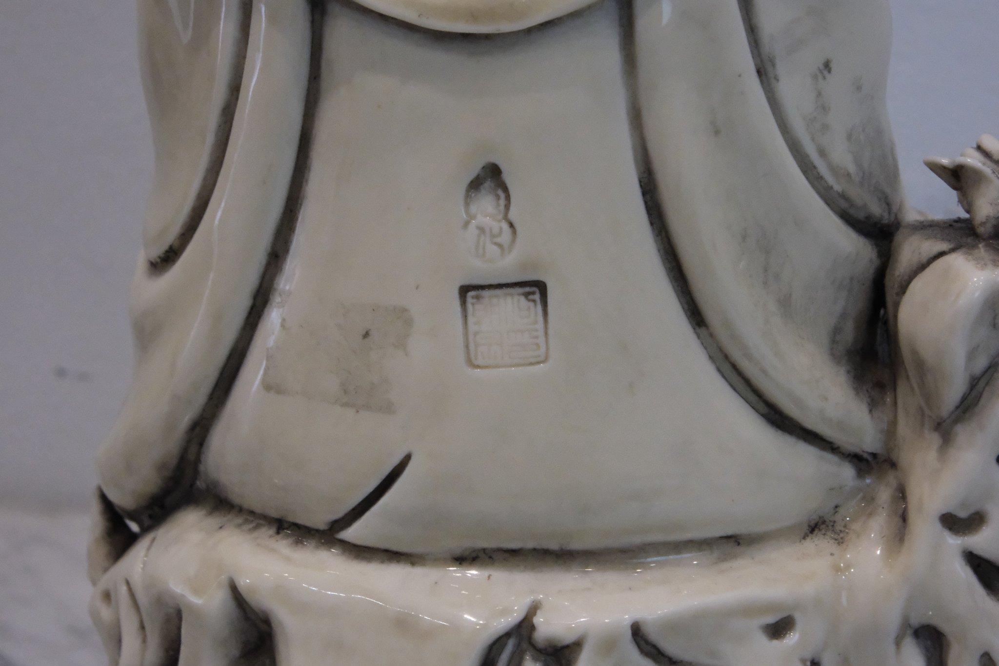 buddha-con-nino-en-ceramica-siglo-xx