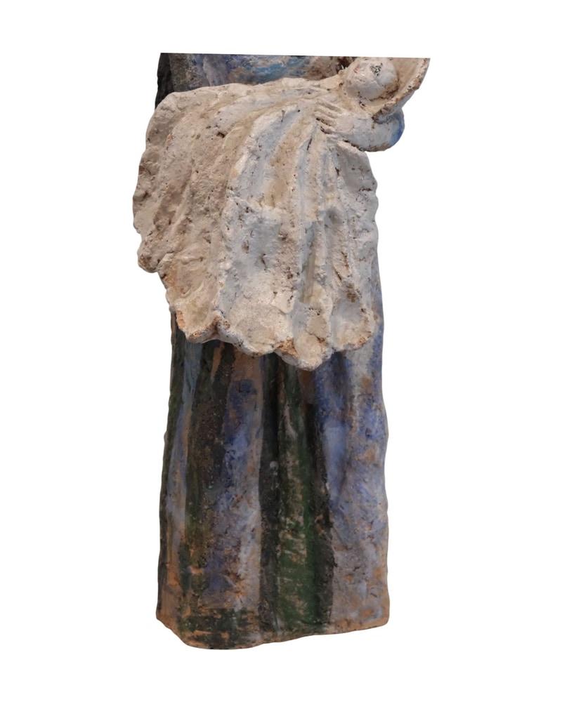 figura-de-mujer-rusa-en-terracota-siglo-xx