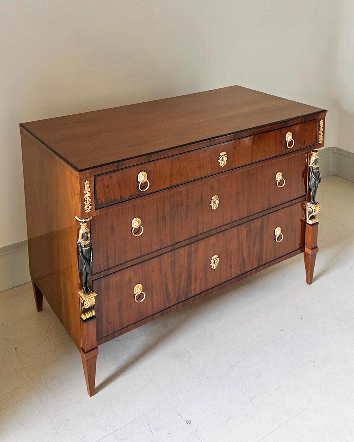 Cómoda Imperial Vienesa