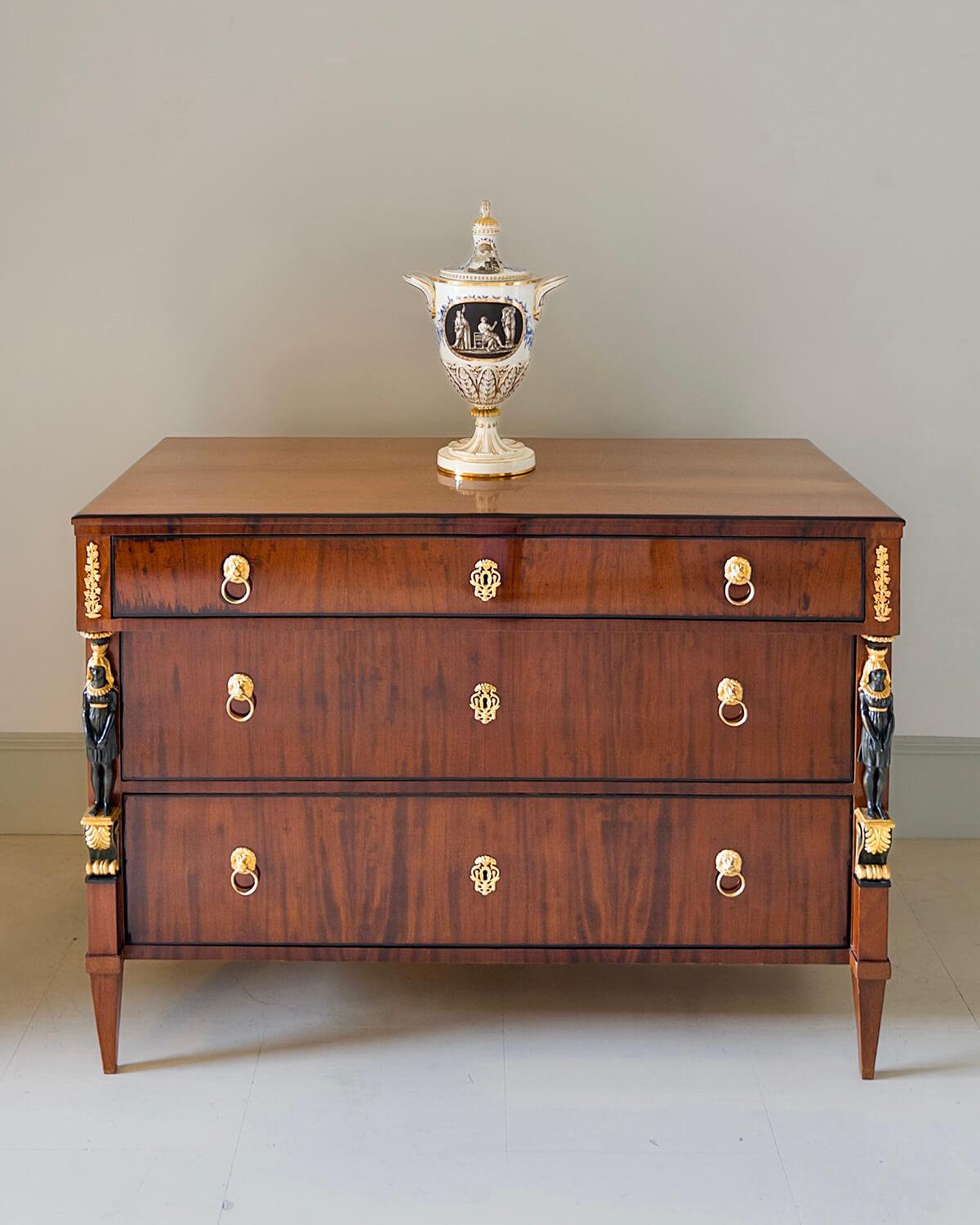 Cómoda Imperial Vienesa