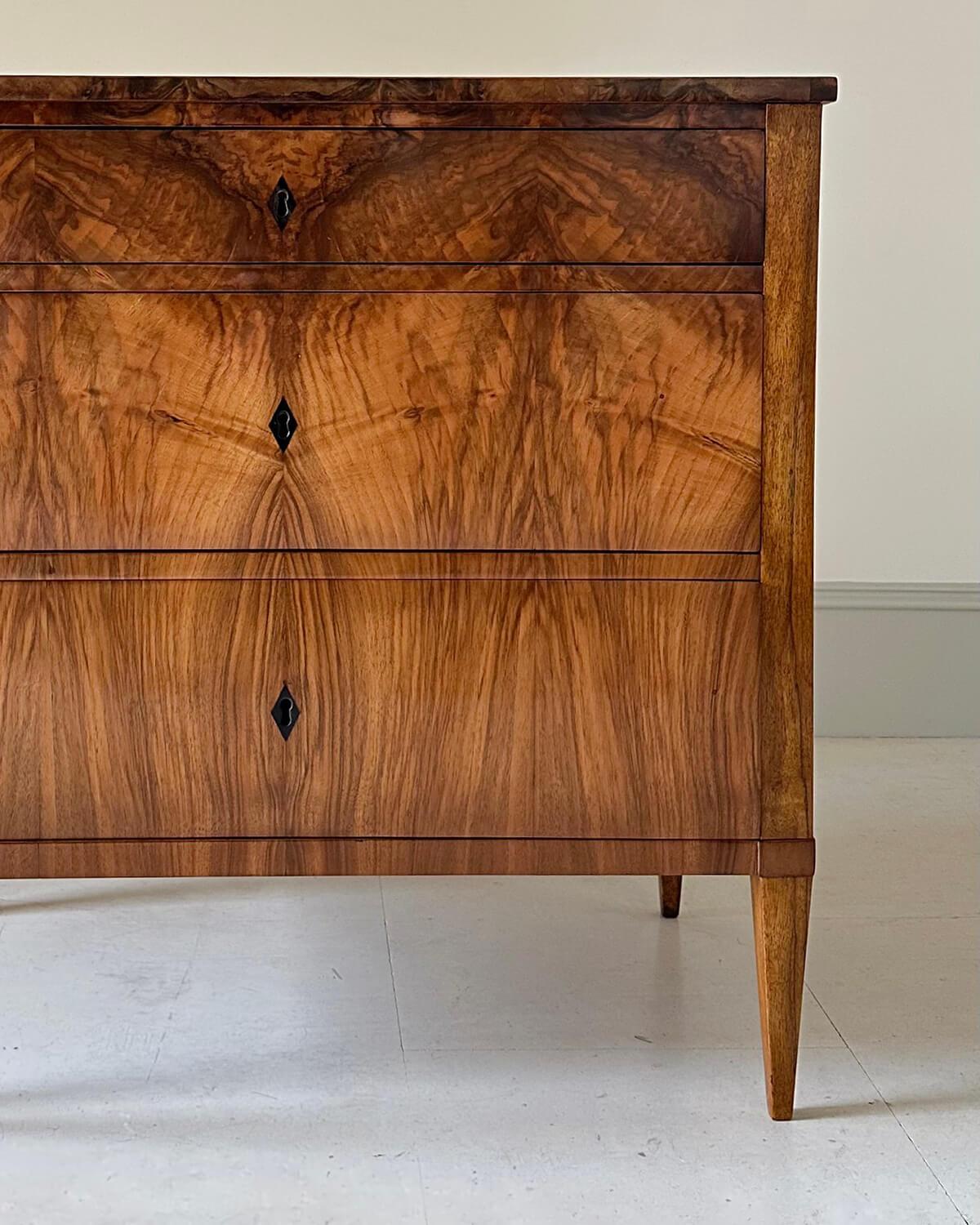 Cómoda Alemana Biedermeier