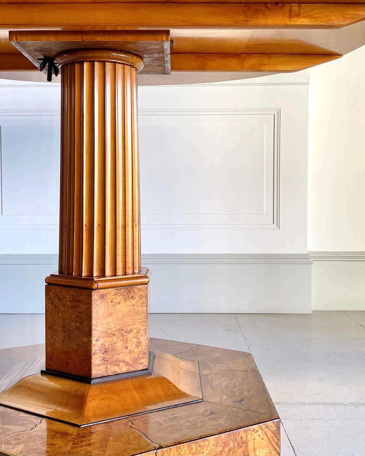 Mesa Biedermeier Austríaca