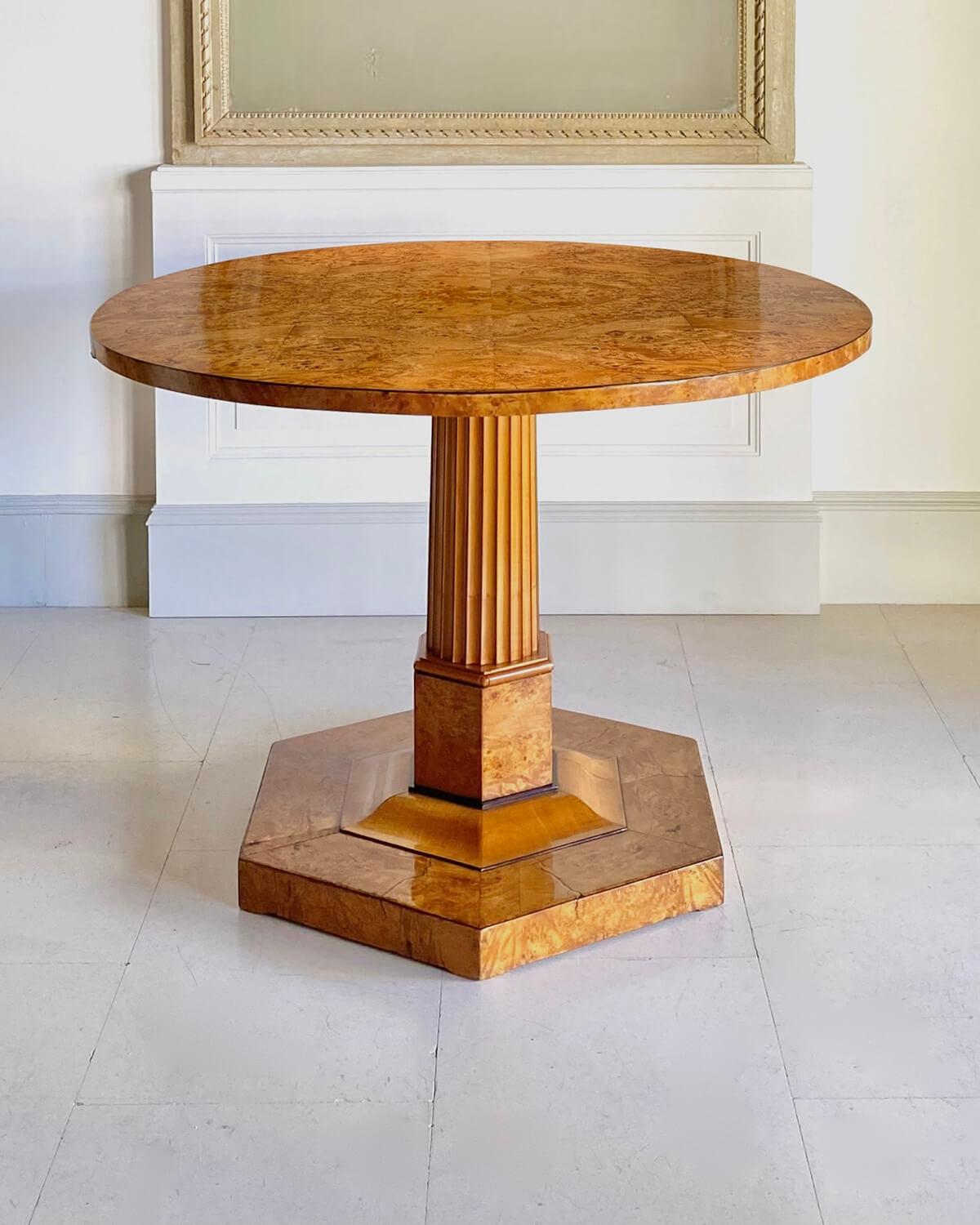 Mesa Biedermeier Austríaca