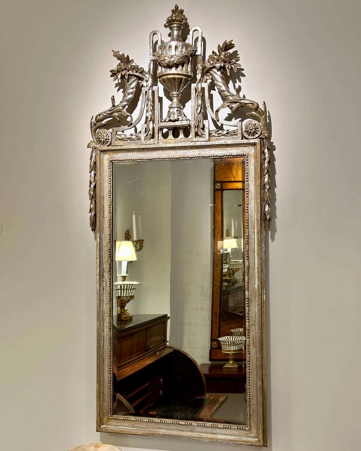 Espejo Neoclásico Berlinés