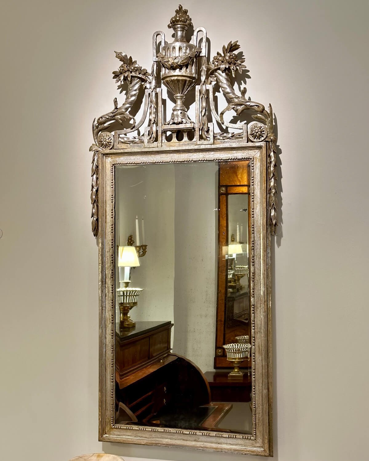 Espejo Neoclásico Berlinés