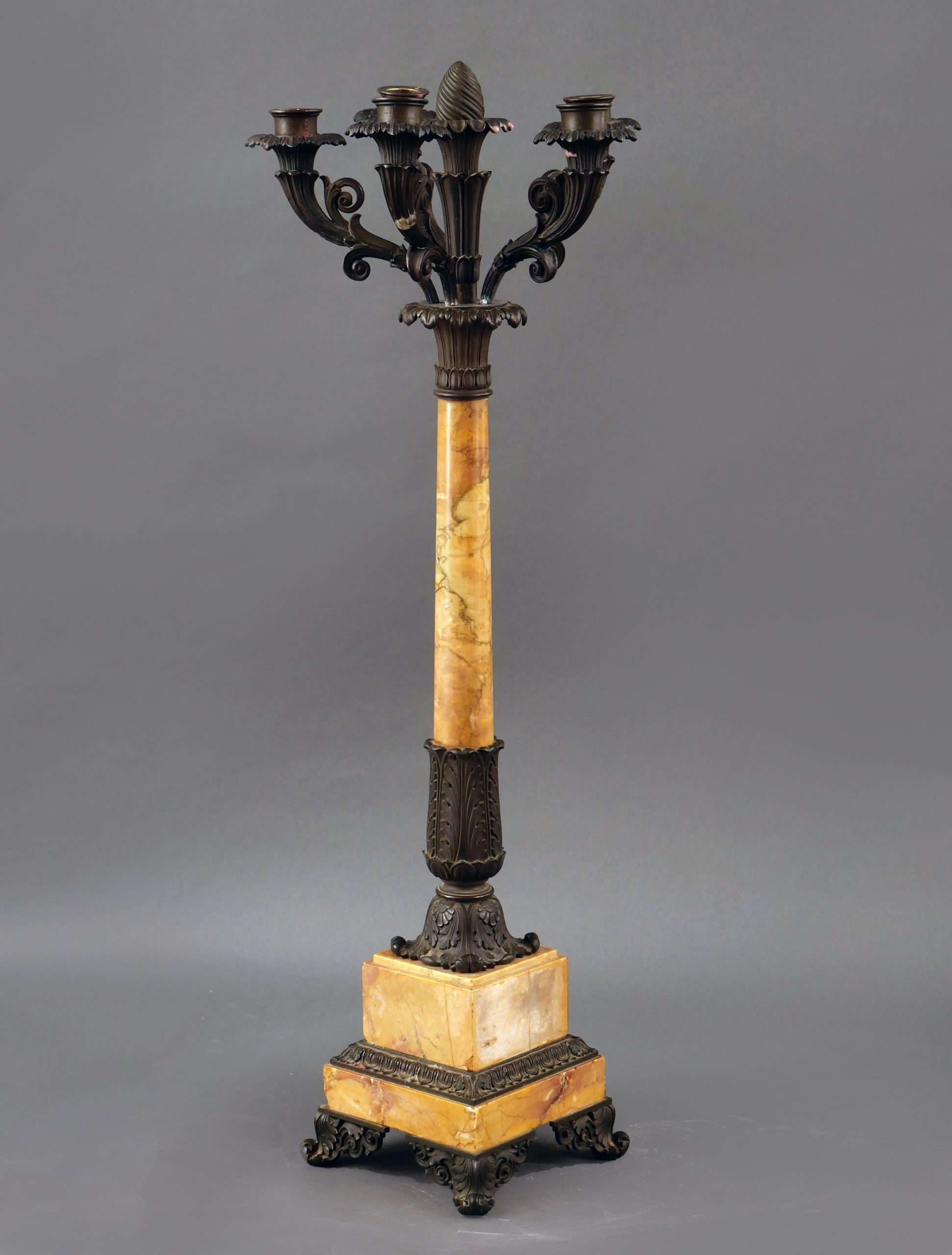 17th Century Girandole in Marble and Bronze